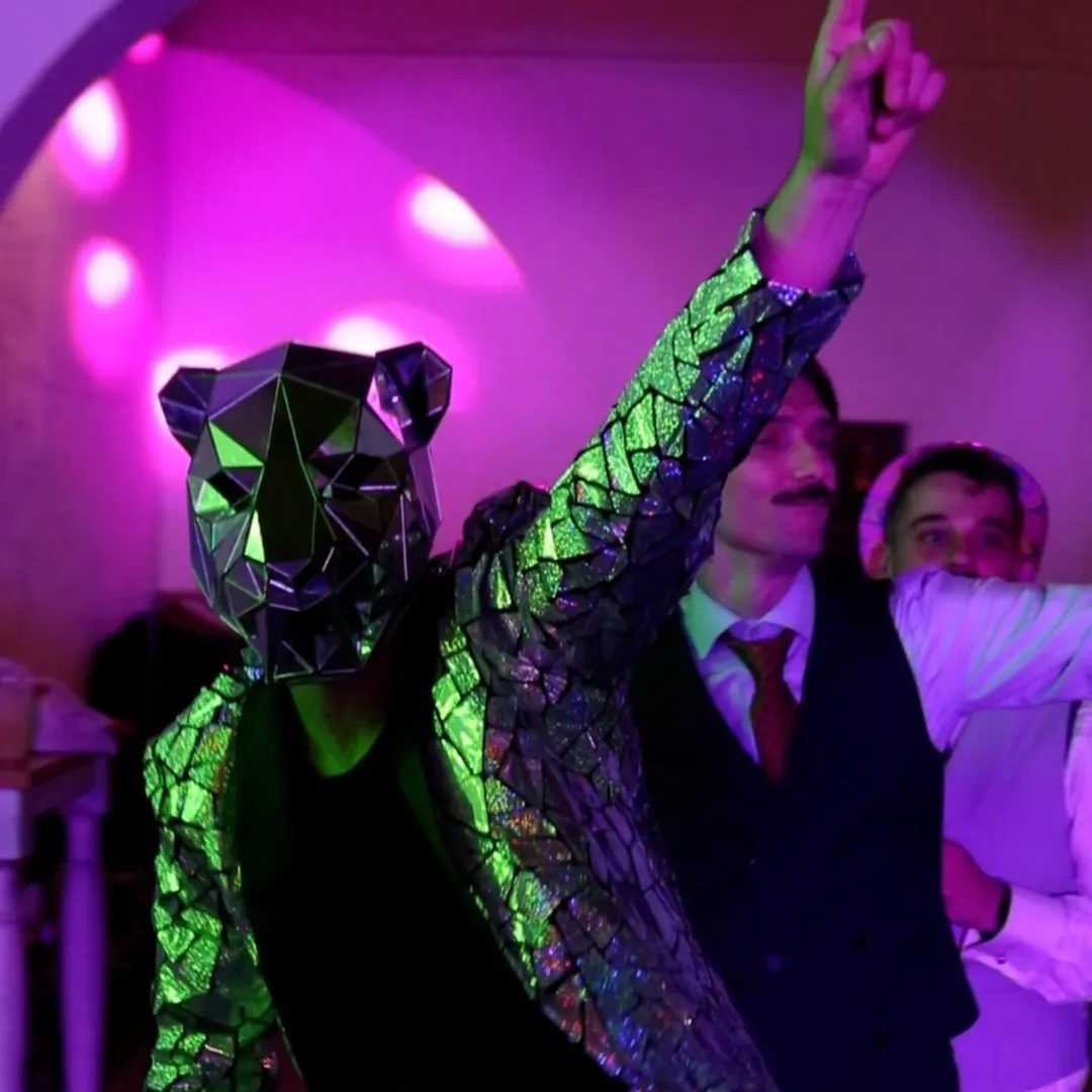 Animación Hora Salvaje: DJ y animadores creando un momento único en tu boda con Wild Music